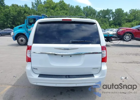 2016 Chrysler Town & Country Limited z USA, uszkodzony, nr VIN 2C4RC1JGXGR150259